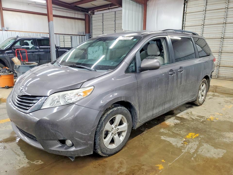 2013 Toyota Sienna le