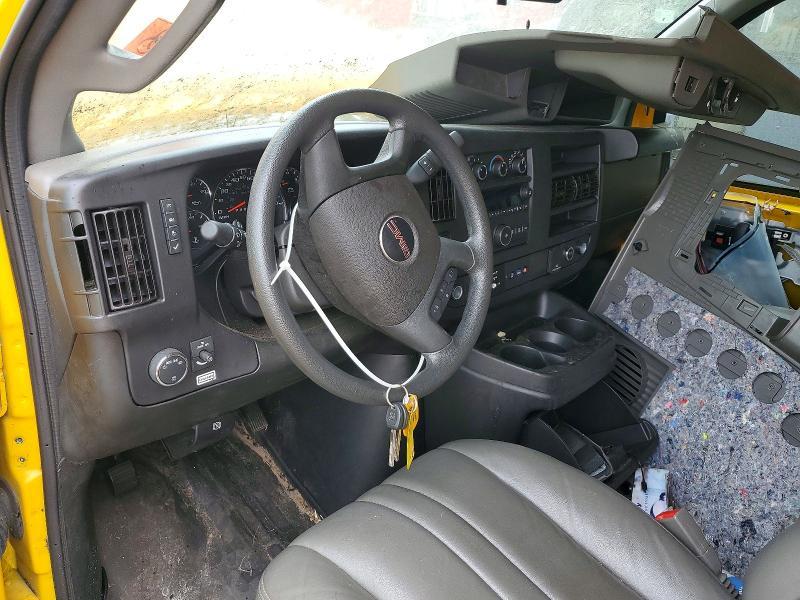 2023 GMC Savana CUT-BOX Truck