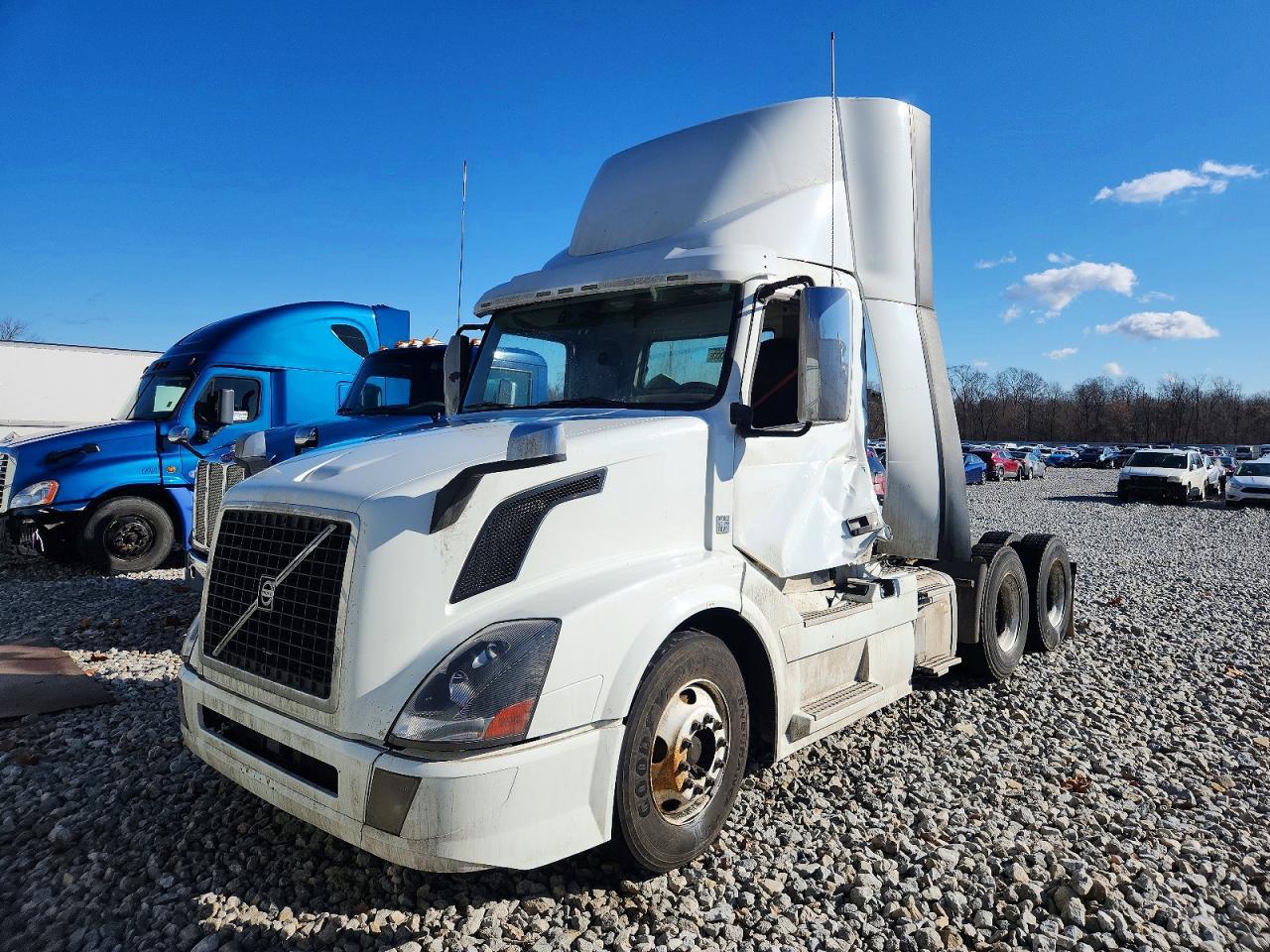 2017 Volv O VNL Semi Truck