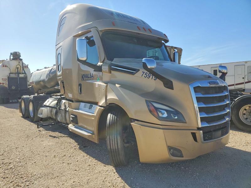2020 Freigliner 2020 Freightliner Cascadia 126 Semi Truck