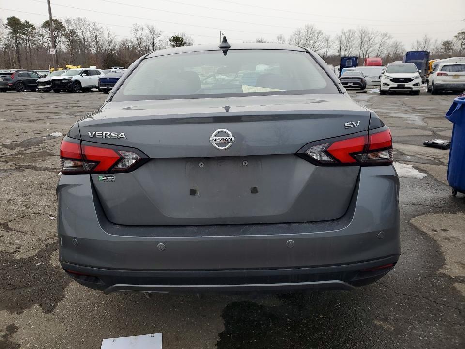 2021 Nissan Versa sv