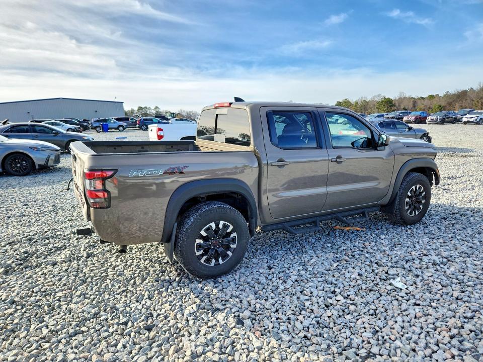 2023 Nissan Frontier s