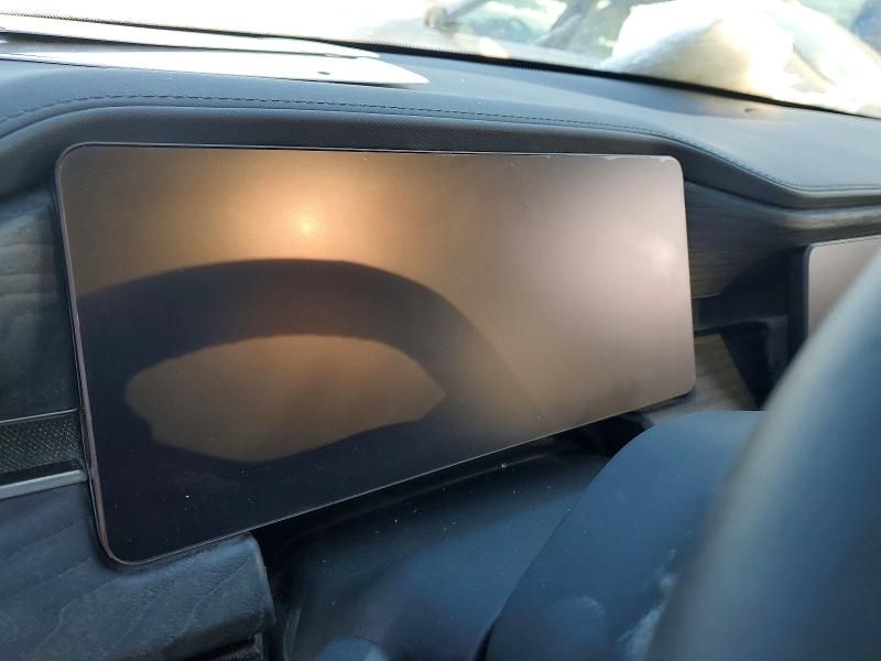 2024 Rivian R1S Adventure