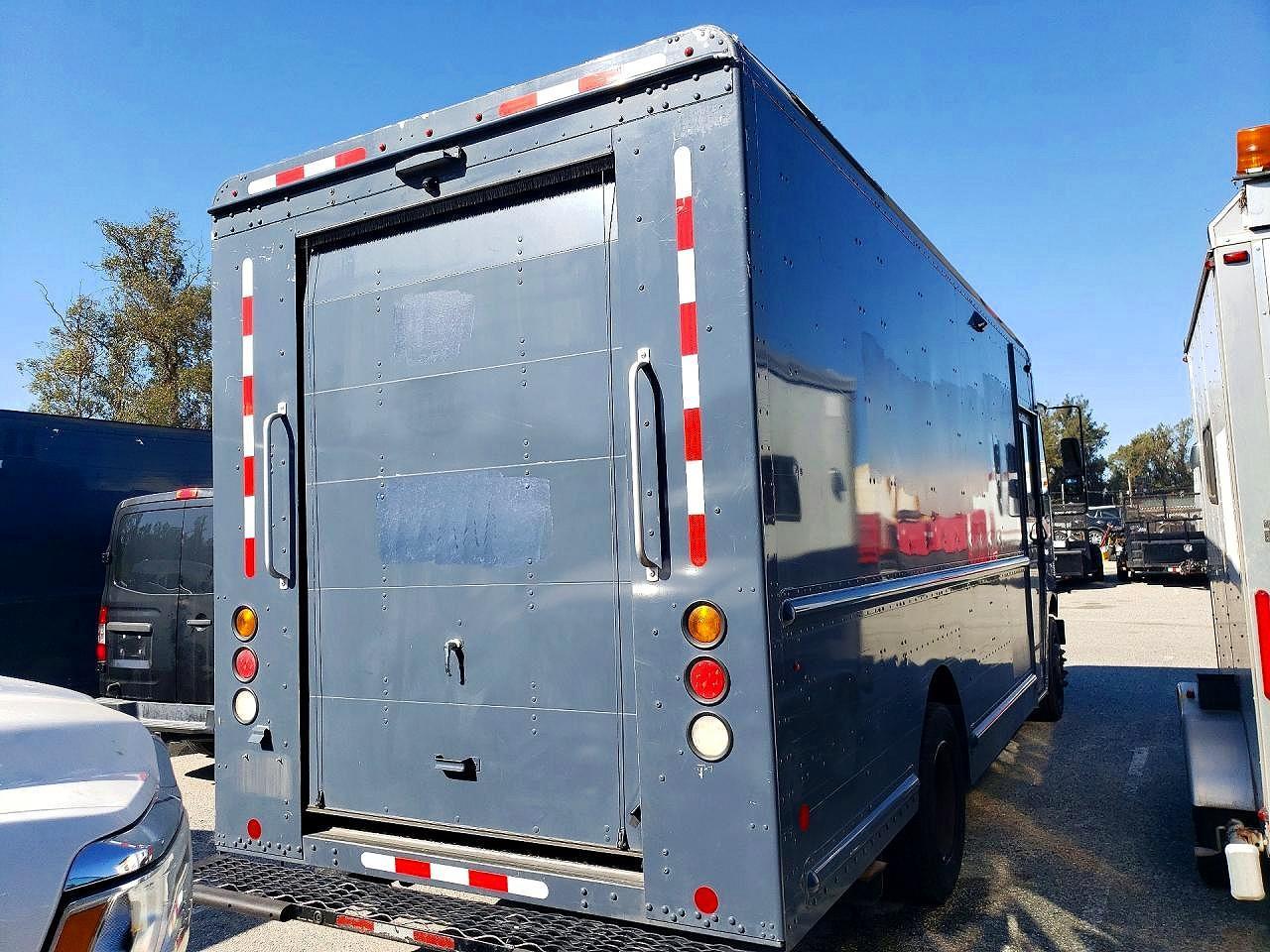 2020 Freightliner MT45G Chassis Delivery Truck