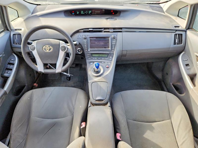 2010 Toyota Prius iii