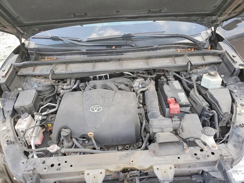 2020 Toyota Highlander le