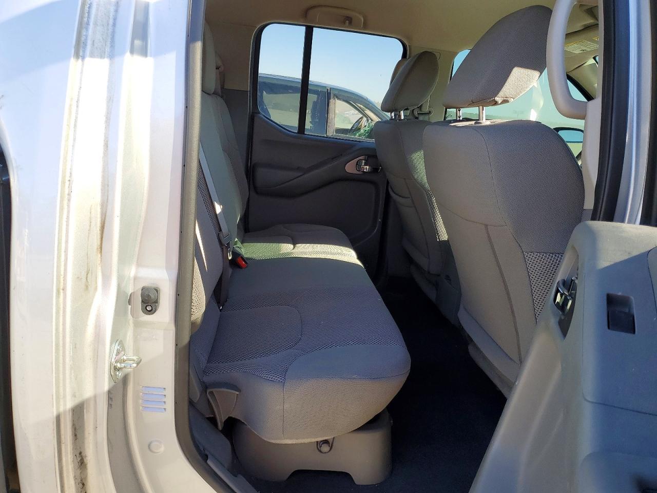 2020 Nissan Frontier SV