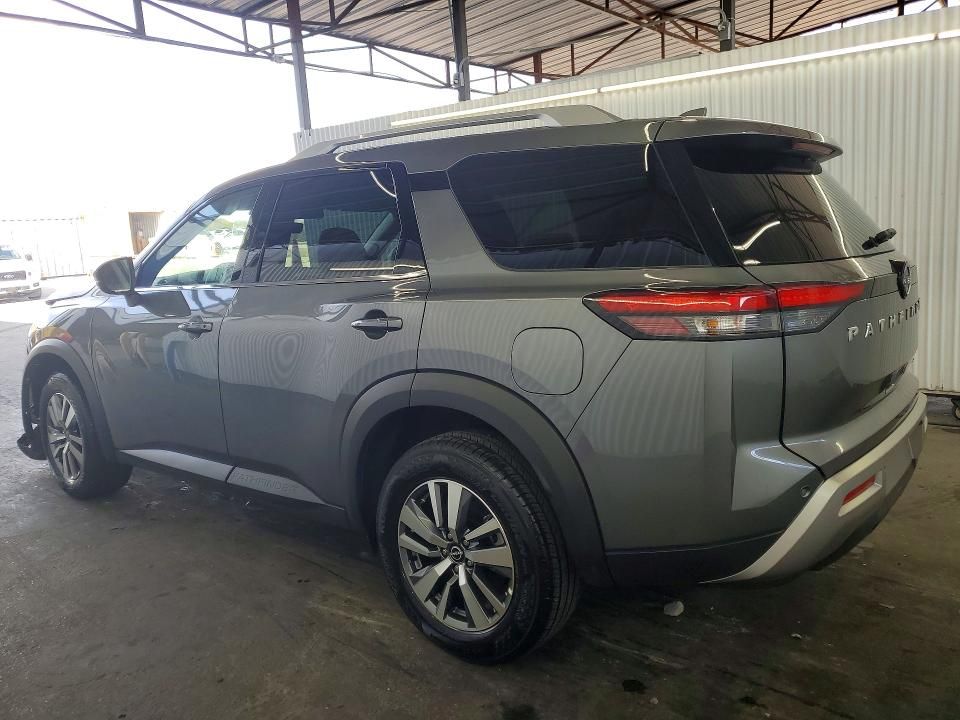 2025 Nissan Pathfinder sl