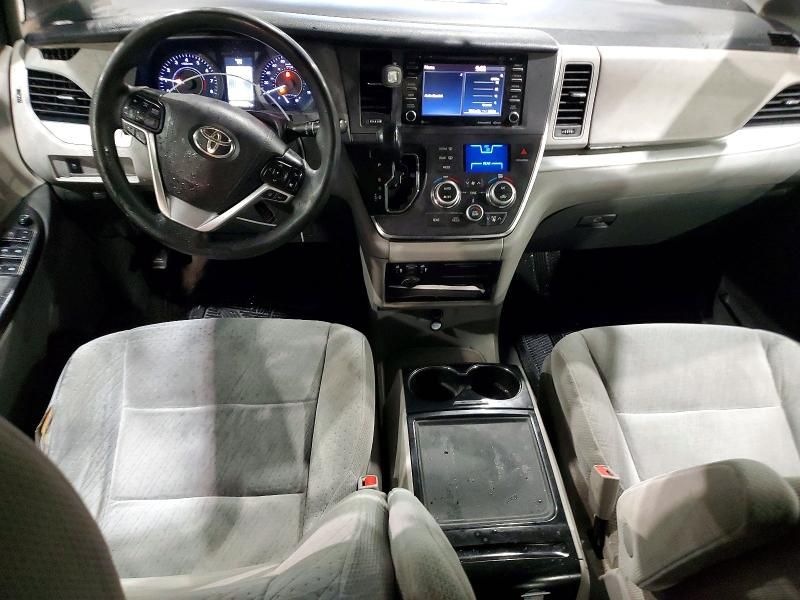 2018 Toyota Sienna le