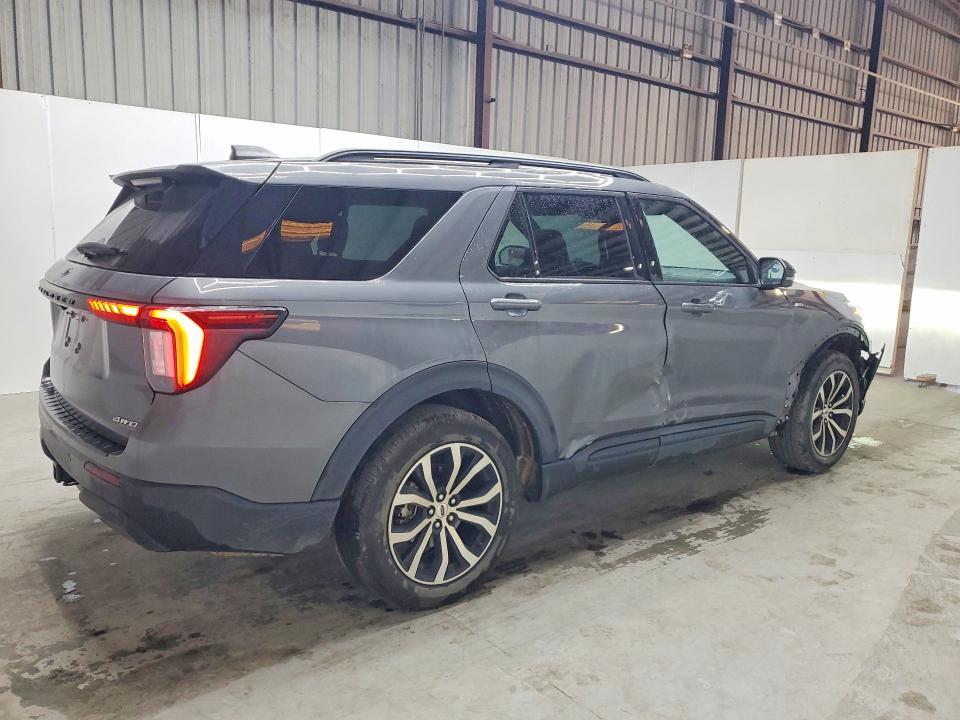 2025 Ford Explorer St-line