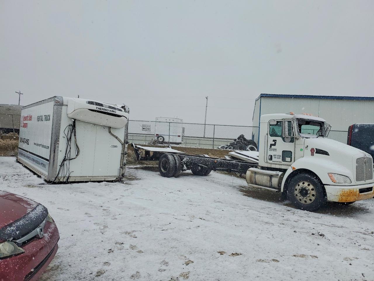 2018 Kenworth T300 Refrigerated BOX Truck