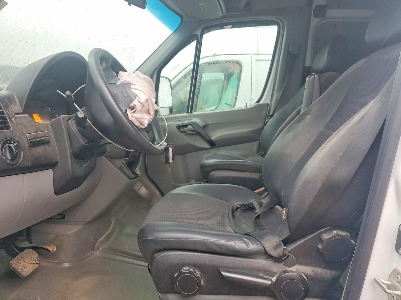 2017 Mercedes-Benz 2017 Mercedes Benz Sprinter 2500 Delivery van