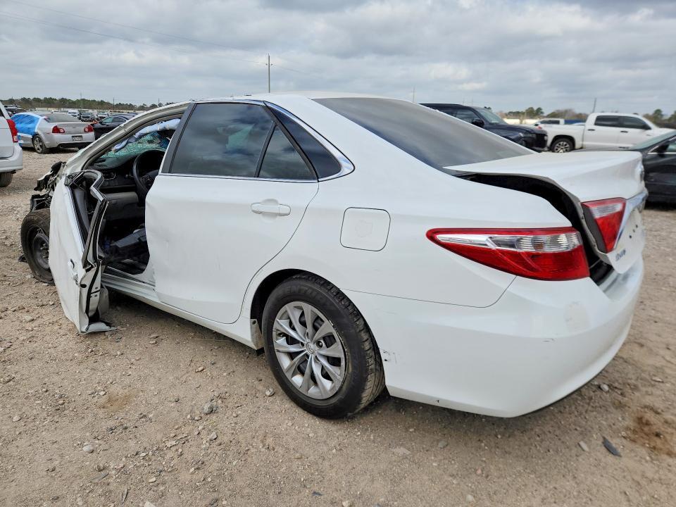 2015 Toyota Camry le