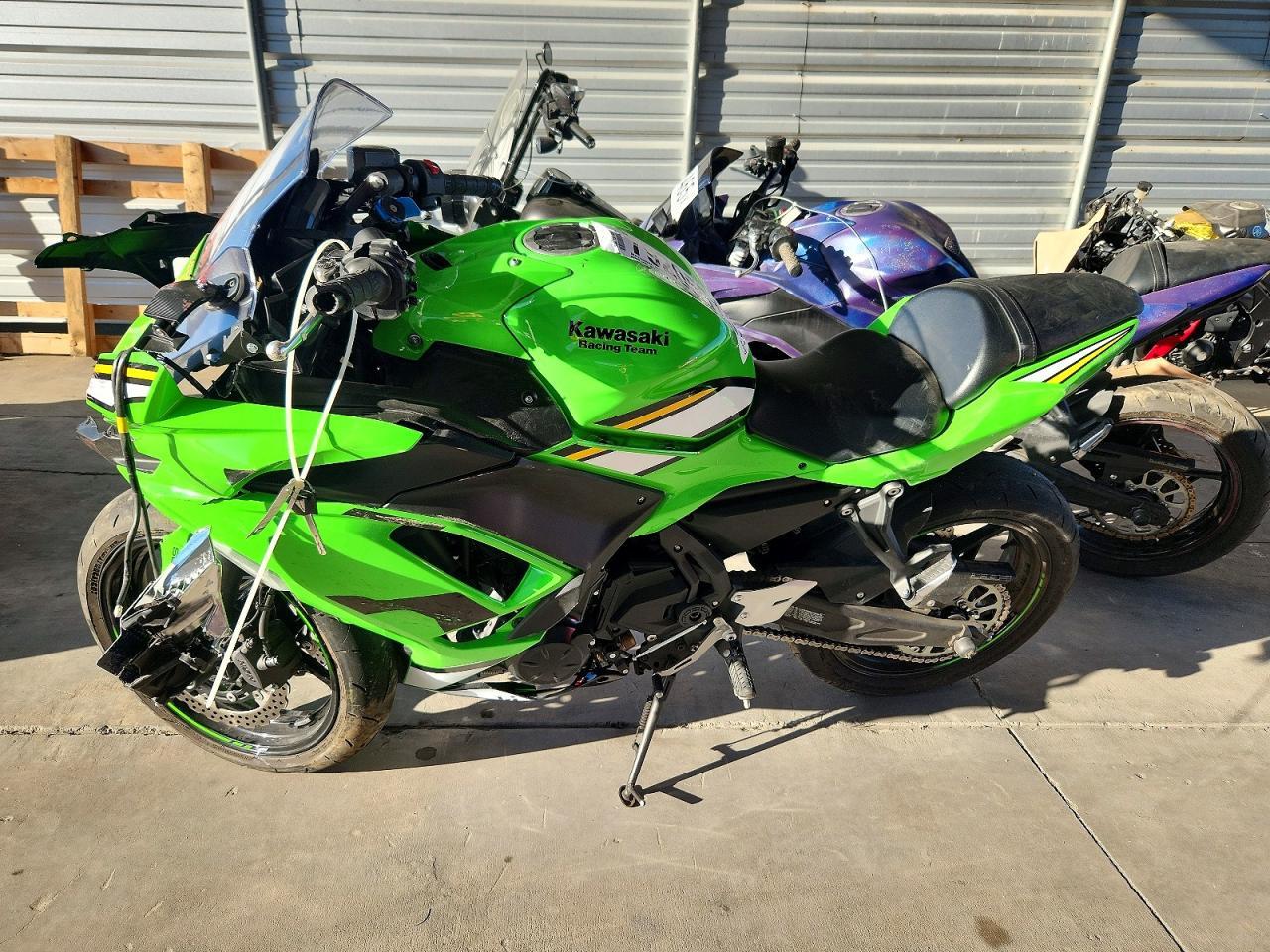 2025 Kawasaki EX650 P