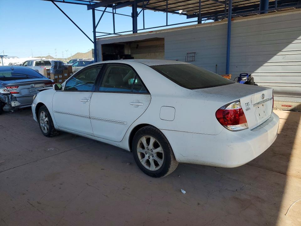 2005 Toyota Camry le