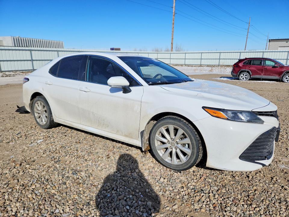 2020 Toyota Camry le