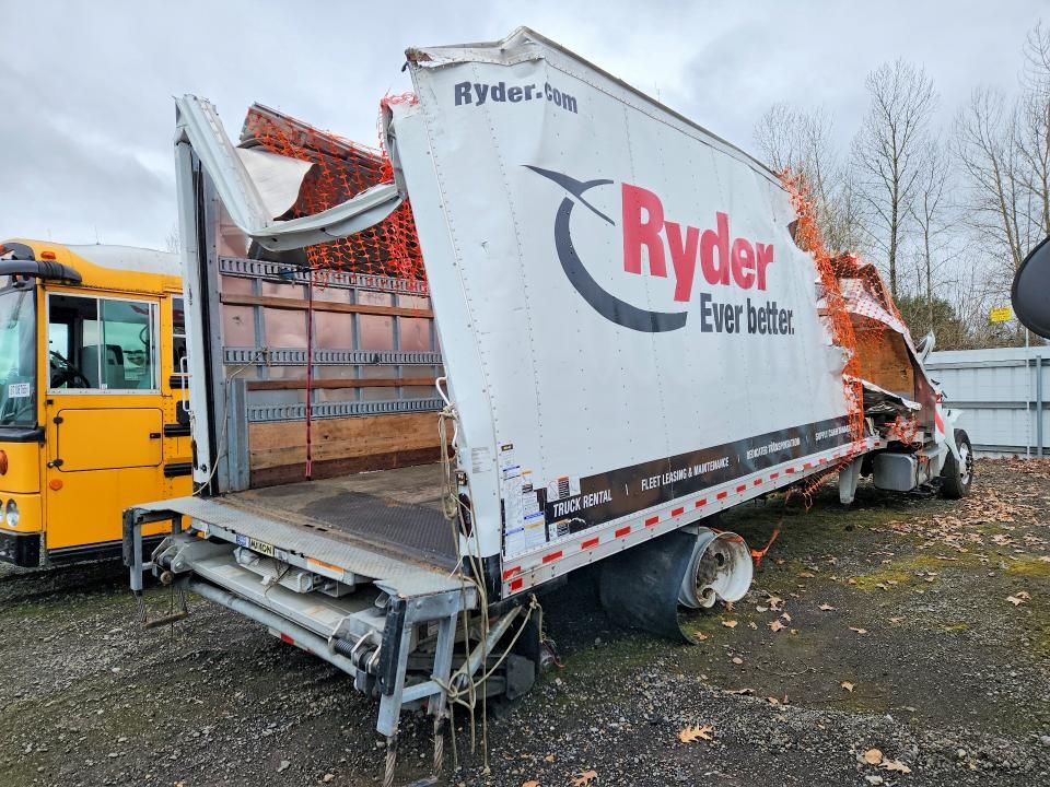 2022 Freightliner Business Class M2 BOX Truck