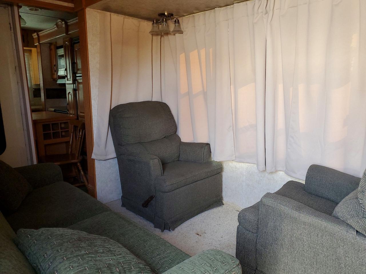 2006 Monaco Coa 2006 Kutb Montana-Camper