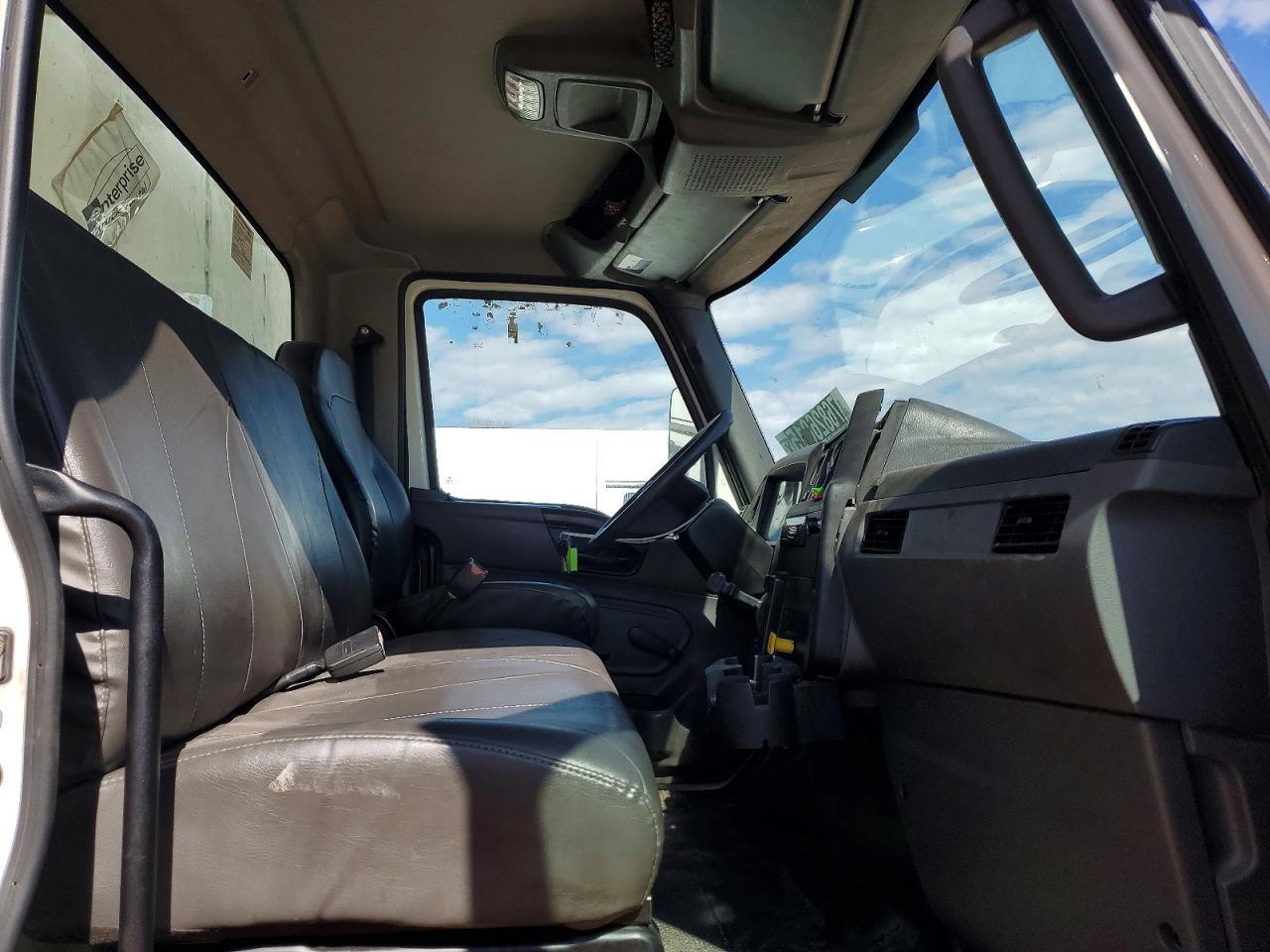 2021 International MV607 BOX Truck