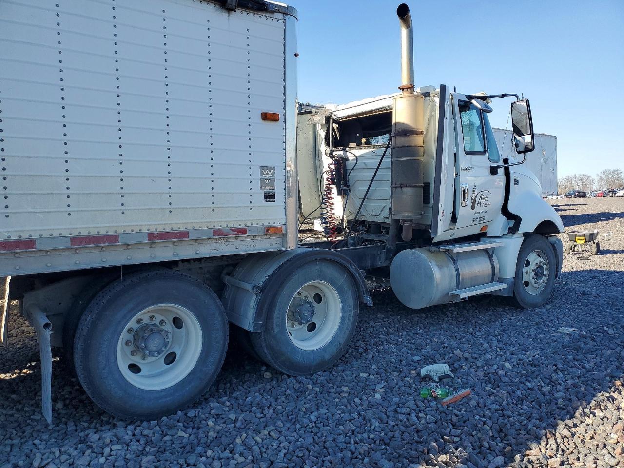 2013 International LF687 Semi Truck