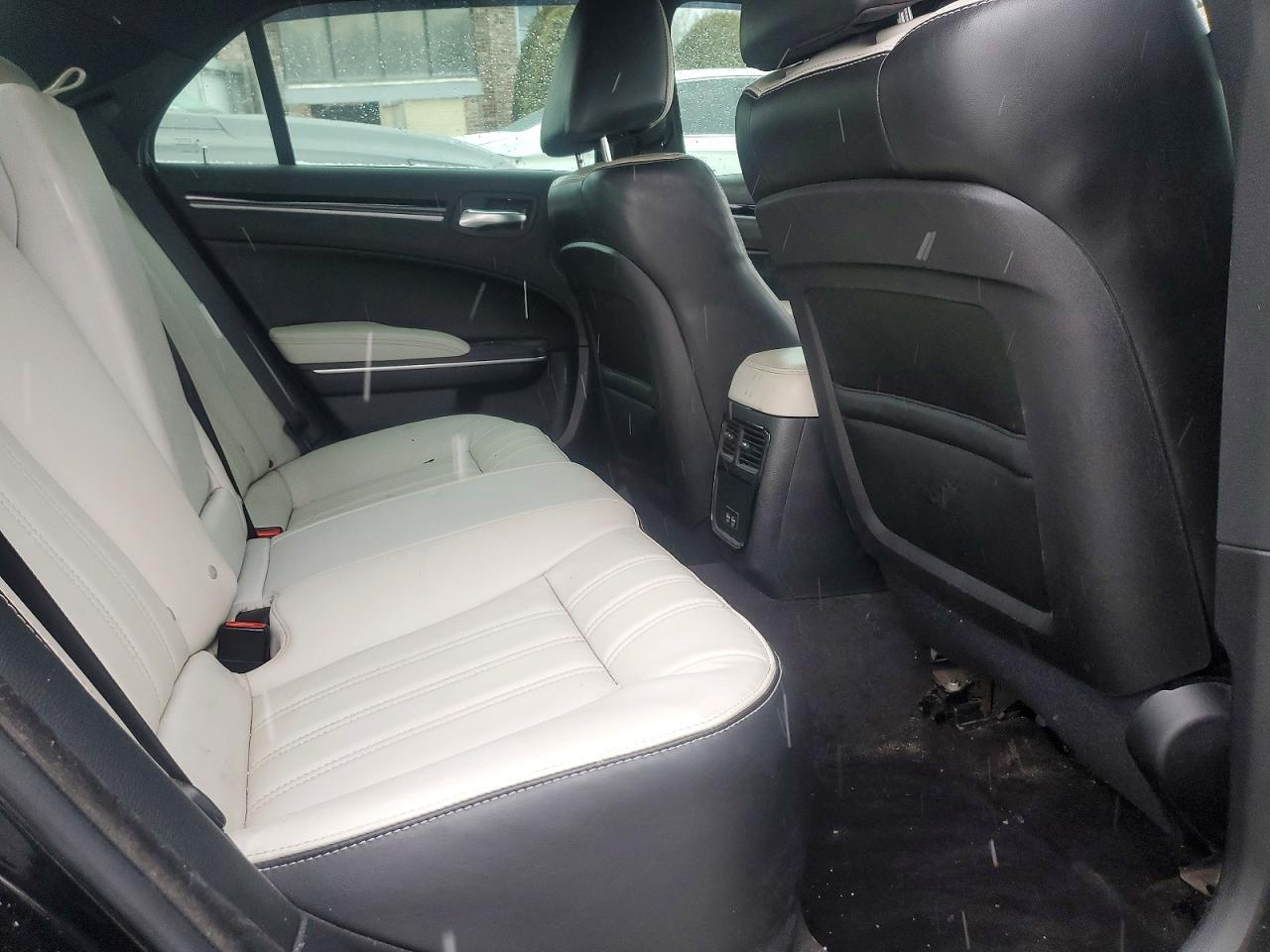 2018 Chrysler 300 s