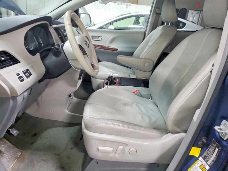 2012 Toyota Sienna xle