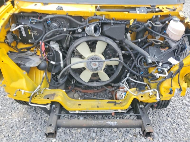 2023 GMC Savana box Truck