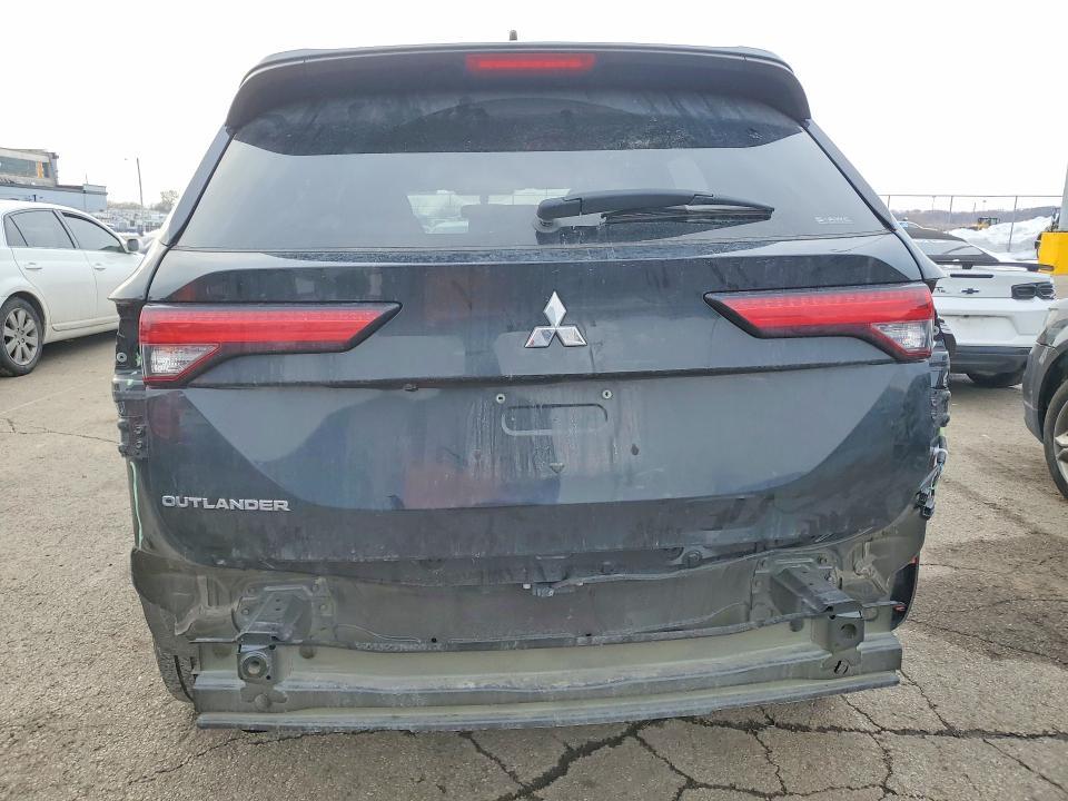 2024 Mitsubishi Outlander es