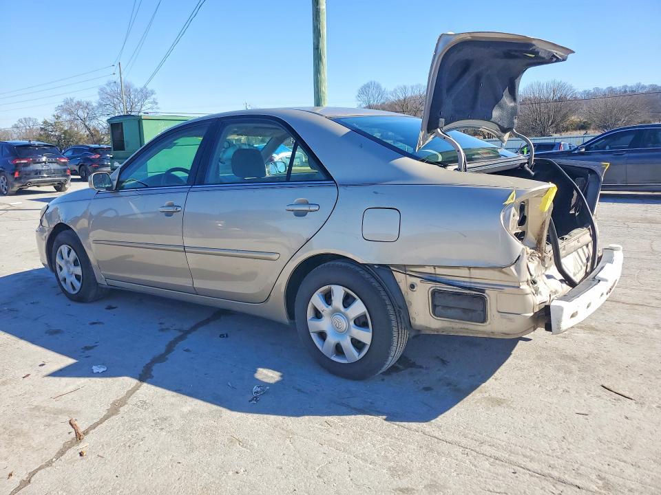 2004 Toyota Camry le