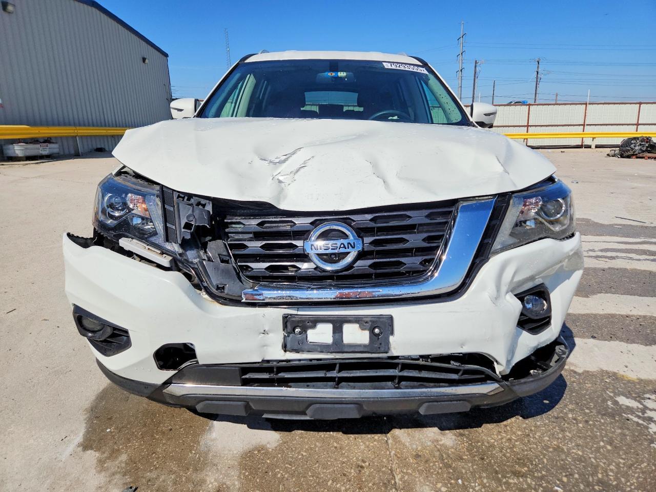 2019 Nissan Pathfinder sl