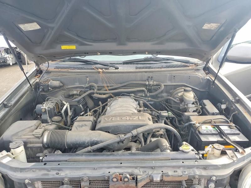 2004 Toyota Sequoia SR5