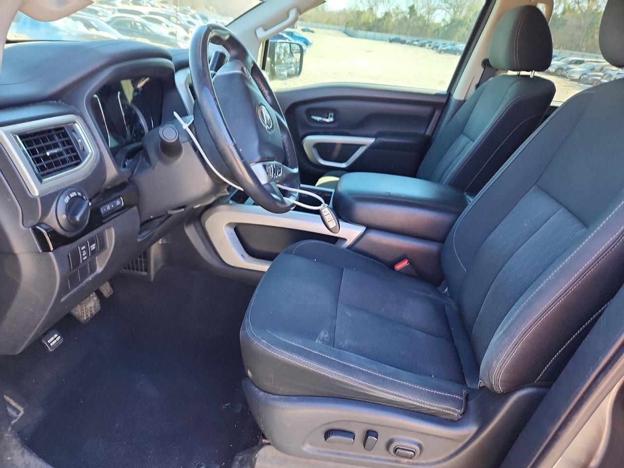 2018 Nissan Titan SV