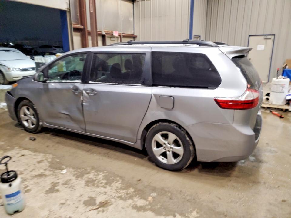 2016 Toyota Sienna le