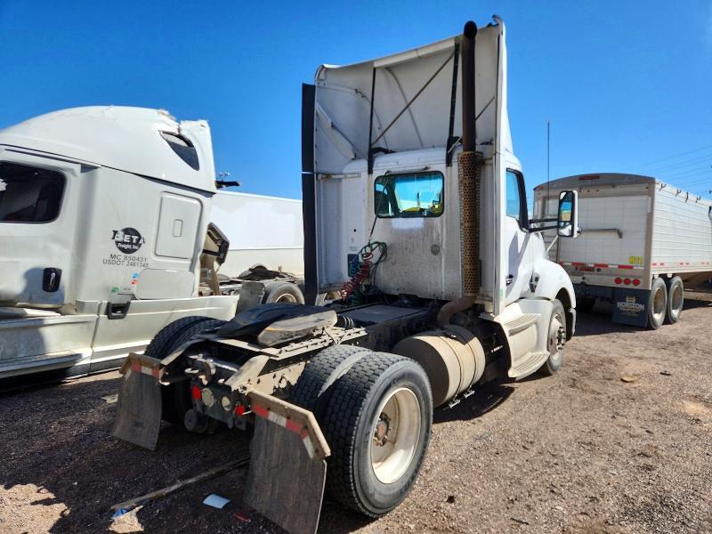 2014 Kenworth T680 Semi Truck