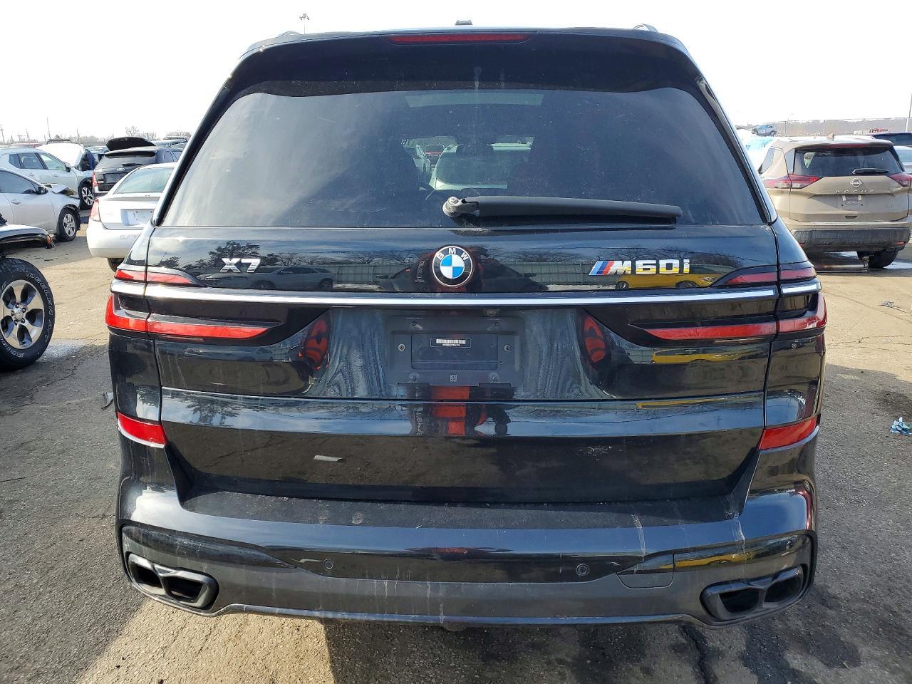 2023 BMW X7 M60i