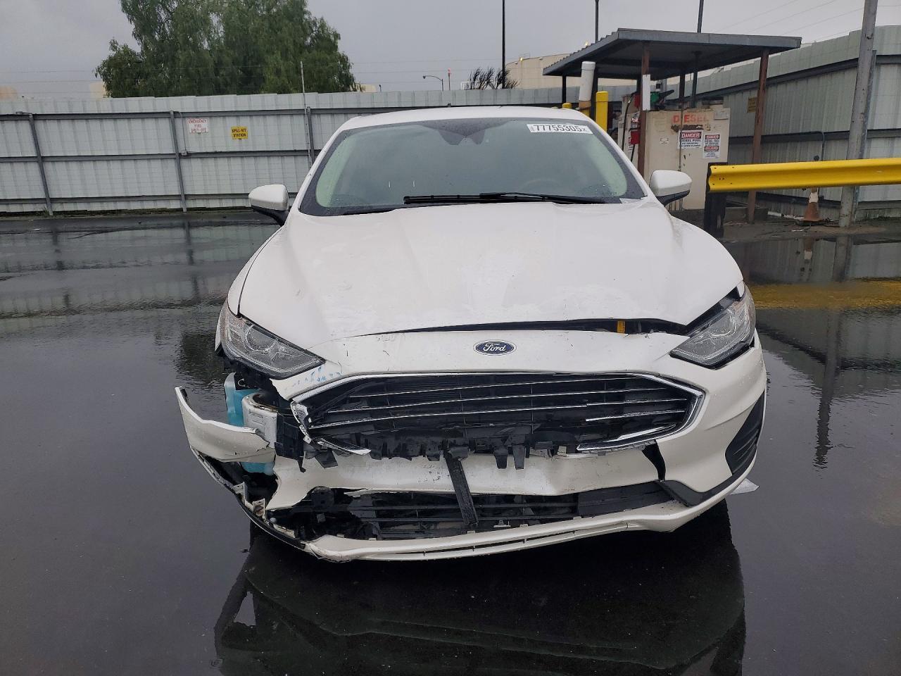 2020 Ford Fusion se