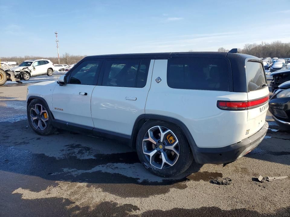 2024 Rivian R1S Adventure