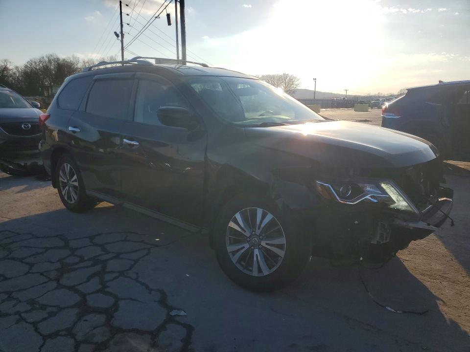 2020 Nissan Pathfinder sv