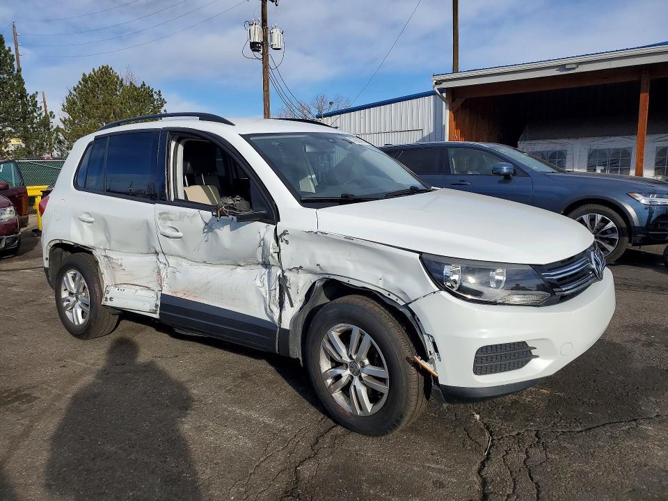 2016 Volkswagen Tiguan s