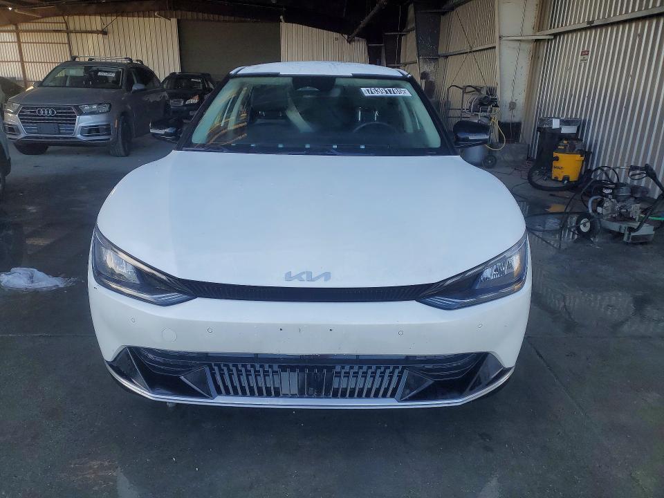 2024 KIA EV6 Wind