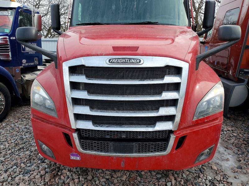 2020 Freigliner 2020 Freightliner Cascadia 126 Semi Truck
