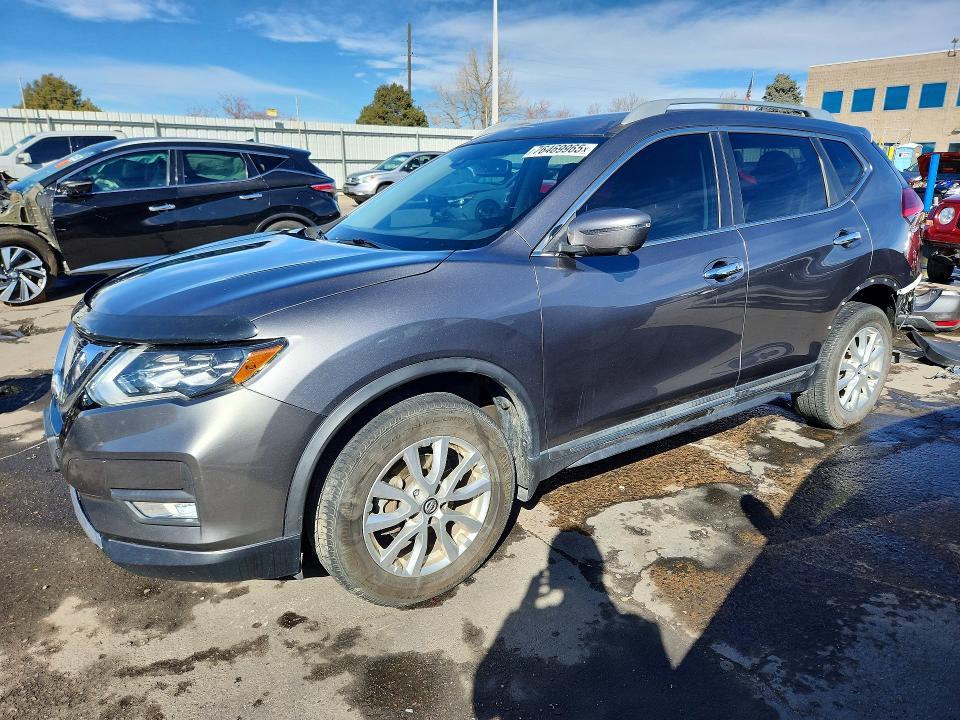 2017 Nissan Rogue sv