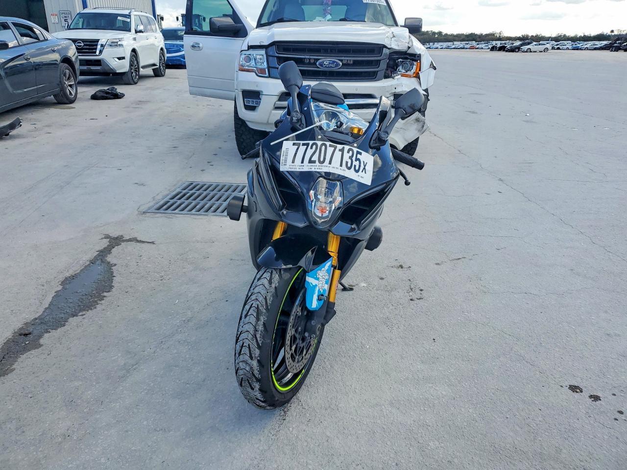 2023 Suzuki GSX-R1000 R