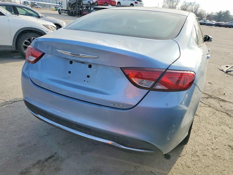 2015 Chrysler 200 Limited