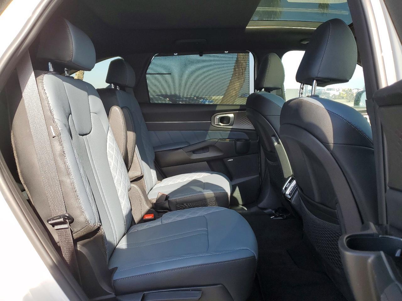 2025 KIA Sorento sxp