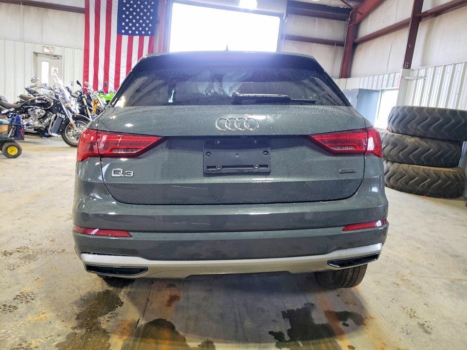 2022 Audi Q3 Premium 40