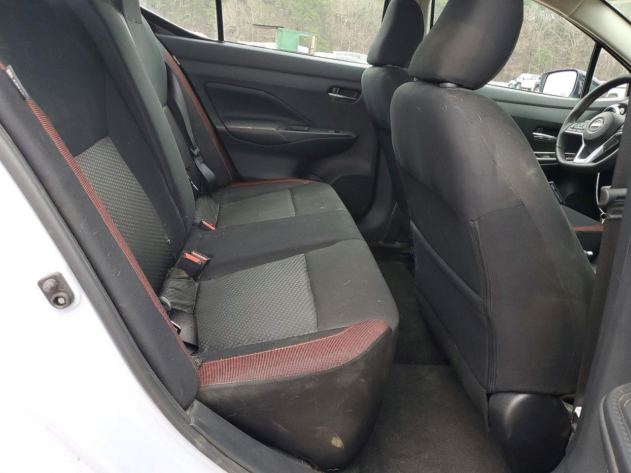 2024 Nissan Versa sr