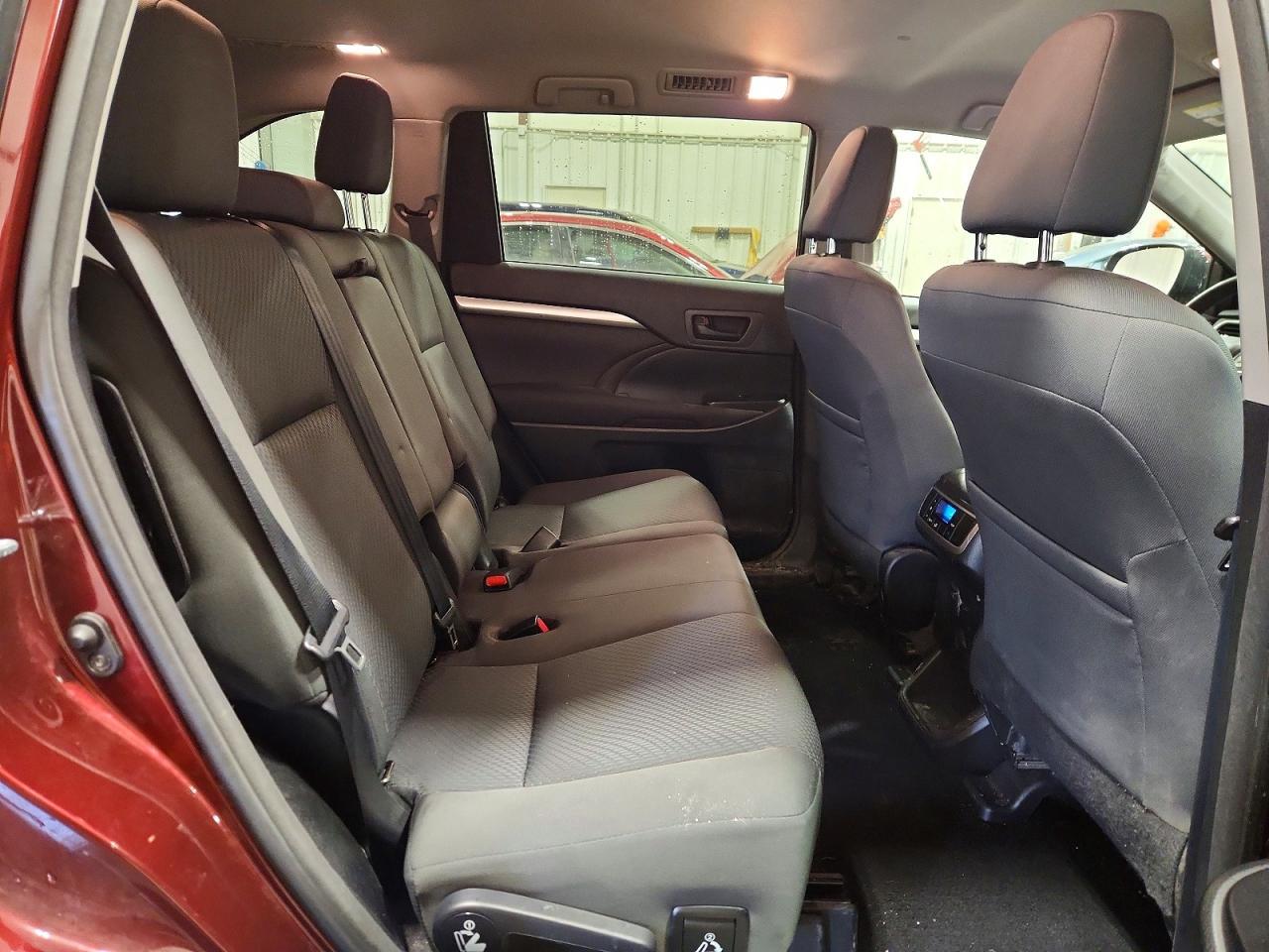 2017 Toyota Highlander le