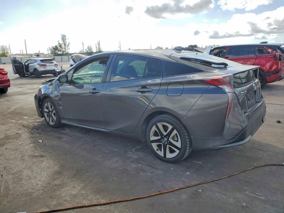 2016 Toyota Prius Three Touring
