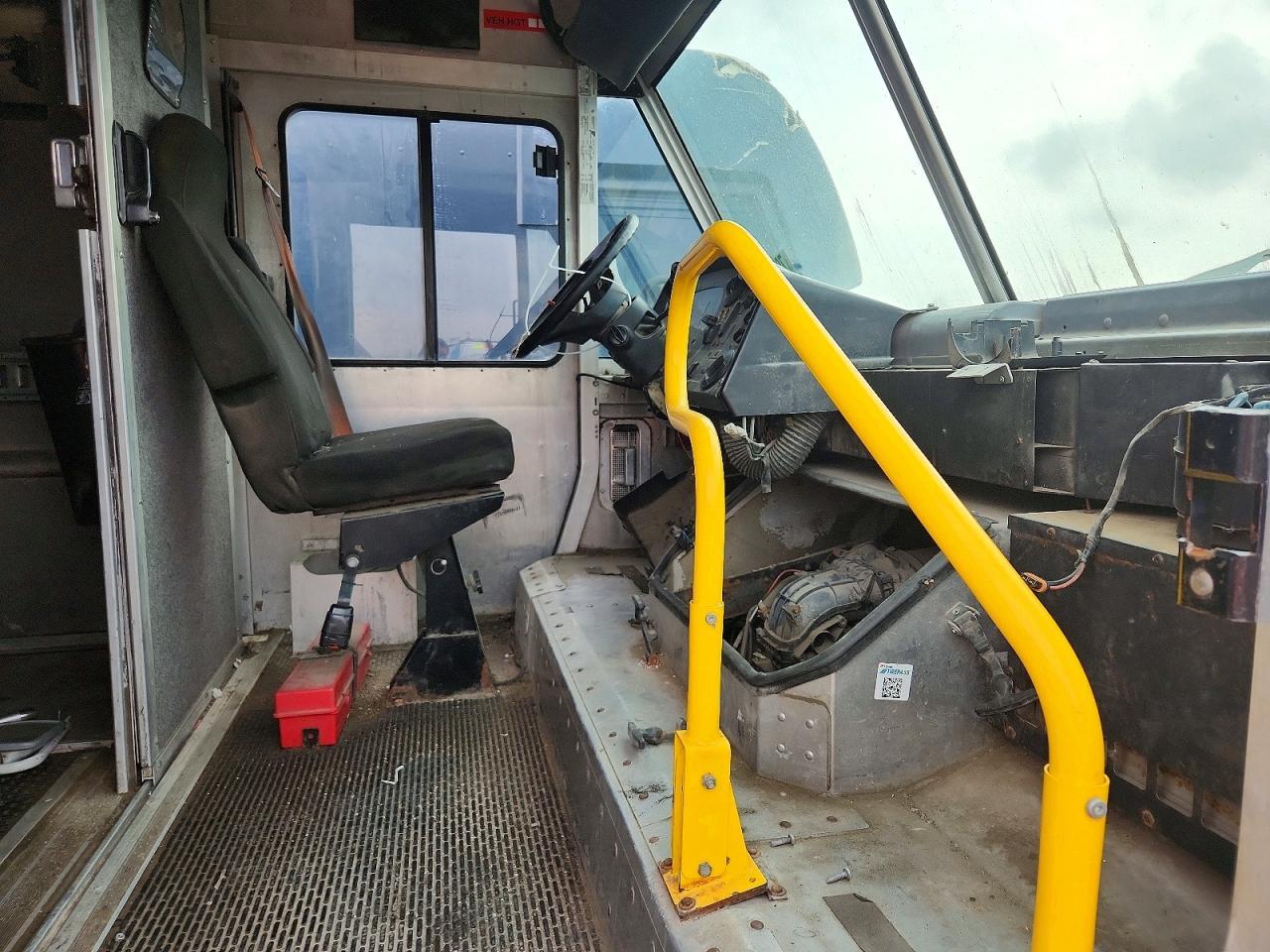 2013 Ford F59 Delivery Truck